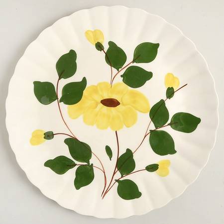 Ridge Daisy 11" Chop Plate (Round Platter)