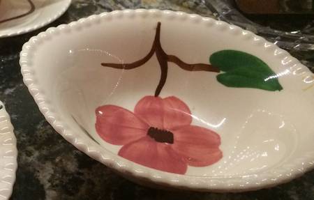 Twin Flowers Lugged Cereal Bowl