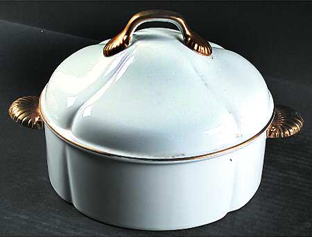 Coquille D'Or Gold 1.75 Qt Round Covered Casserole