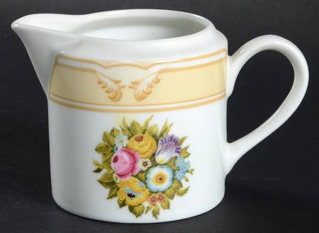 Hampton Gardens Creamer
