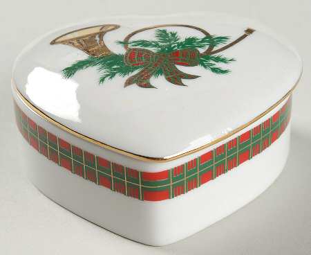 The Hunt Heart Shape Box & Lid