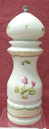 Victorian Gardens Pepper Mill