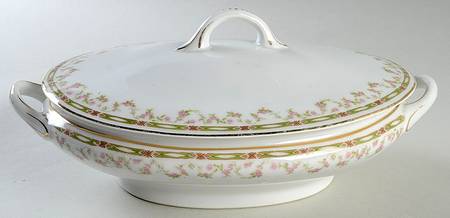 12042 Oval Covered Vegetable by Bassett