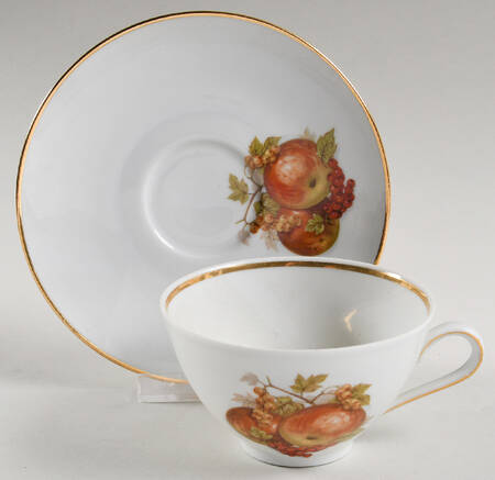 BTH4 (1-16" Gold Trim) Flat Cup & Saucer Set