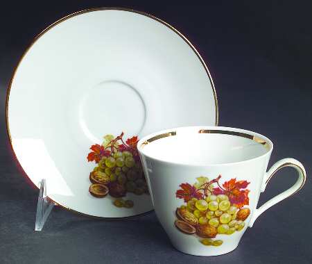 BTH4 (1-16" Gold Trim) Flat Cup & Saucer Set