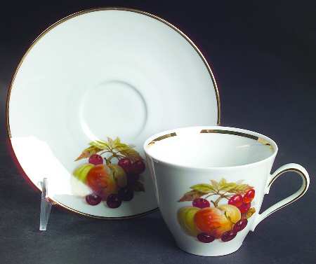 BTH4 (1-16" Gold Trim) Flat Cup & Saucer Set