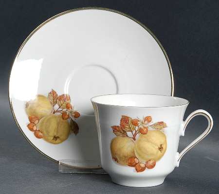 BTH4 (1-16" Gold Trim) Flat Cup & Saucer Set