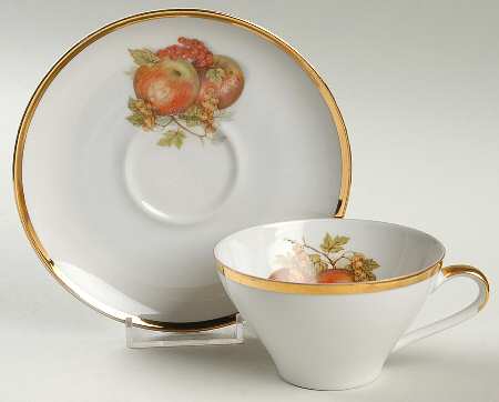 BTH4 (1-16" Gold Trim) Flat Cup & Saucer Set