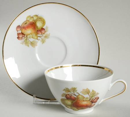 BTH4 (1-16" Gold Trim) Flat Cup & Saucer Set
