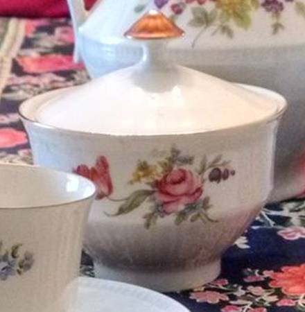 BTH8 Sugar Bowl & Lid