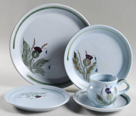 Thistleware 40  Piece Estate Set