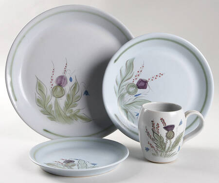 Thistleware 32  Piece Estate Set