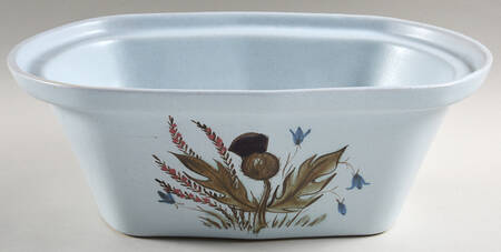 Thistleware 3 Qt Oval Covered Casserole No Lid