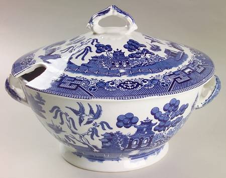 Blue Willow (Non Restaurant, No Trim) Tureen & Lid