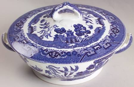 Blue Willow (Non Restaurant, No Trim) Round Covered Vegetable
