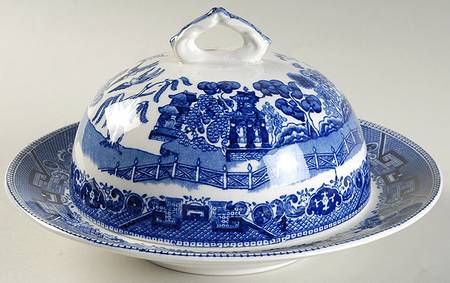 Blue Willow (Non Restaurant, No Trim) Round Covered Butter