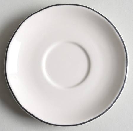 Manhattan Black Saucer