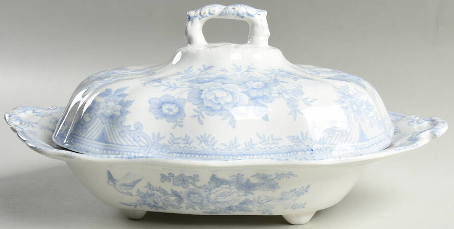 Asiatic Pheasants Blue Oval Covered Vegetable