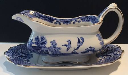 Blue Willow (Gold Trim) Gravy Boat & Underplate