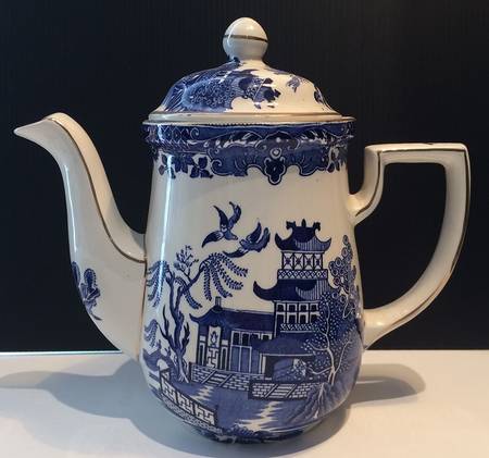 Blue Willow (Gold Trim) Coffee Pot & Lid