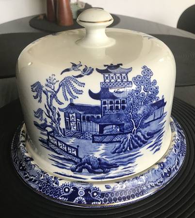 Blue Willow (Gold Trim) Round Cheese Dish & Lid