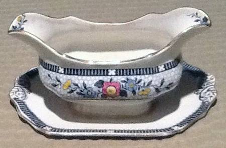 Premier Gravy Boat with Attached Underplate