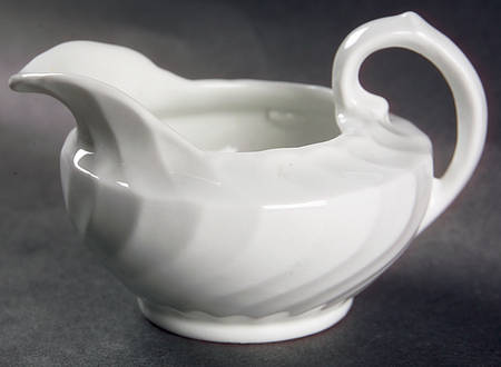 Queen's White Mini Creamer