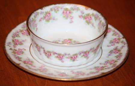 Bridal Wreath Ramekin & Saucer Set