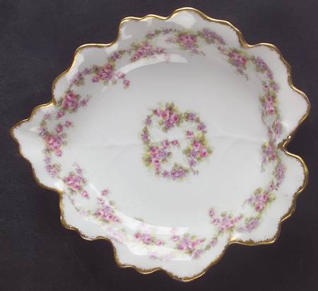 Bridal Wreath Leaf Shaped Dish