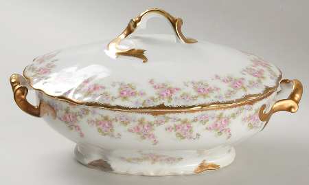 Bridal Wreath Oval Covered Vegetable