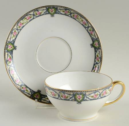 BWD10 Flat Cup & Saucer Set
