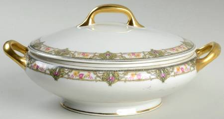 BWD12 (WHITE BACKGROUND) Round Covered Vegetable