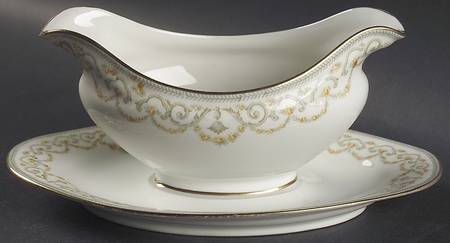 BWD13 Gravy Boat with Attached Underplate