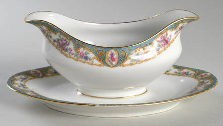 BWD17 Gravy Boat with Attached Underplate