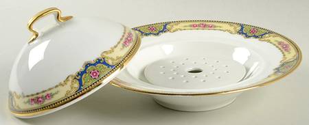 BWD23 Round Covered Butter with Strainer