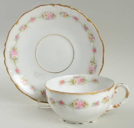 BWD31 Footed Cup & Saucer Set