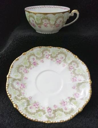 BWD39 Flat Cup & Saucer Set
