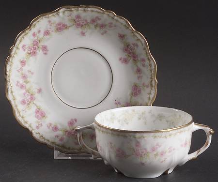 BWD4 Flat Bouillon Cup & Saucer