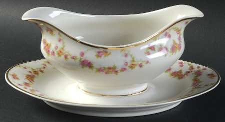 BWD52 Gravy Boat with Attached Underplate
