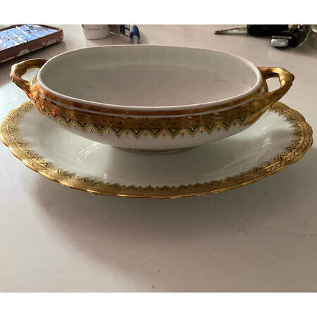 BWD74 Gravy Boat w/Attached Underplate No Lid