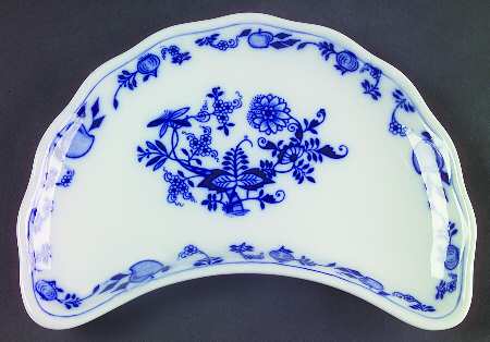 Meissen (Scalloped) Crescent Salad Plate
