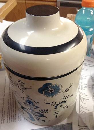 Blue Danube Lacquer Storage Jar & Lid