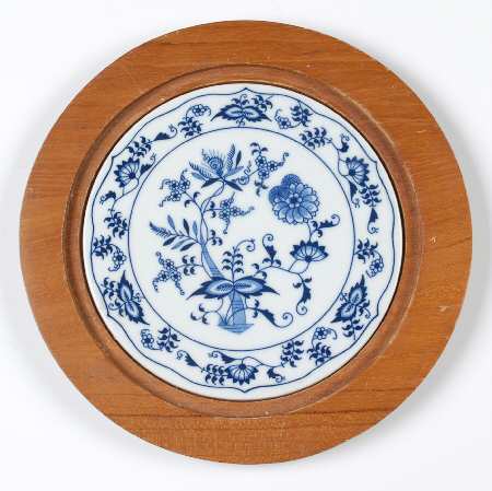 Blue Danube 8" Round Wood Cheese with Tile