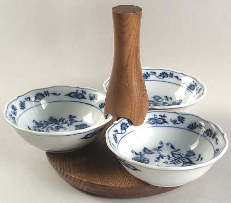 Blue Danube (4 Piece) 3 Tid Bit Server Bowls & Wood Stand