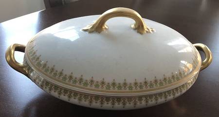 BER141 9" Oval Vegetable Bowl
