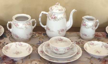 BWD163 Footed Cup & Saucer Set