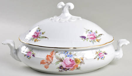 Minuet Oval Covered Vegetable
