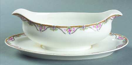 BAL5 Gravy Boat with Attached Underplate