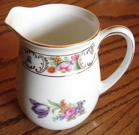 Royal Creamer