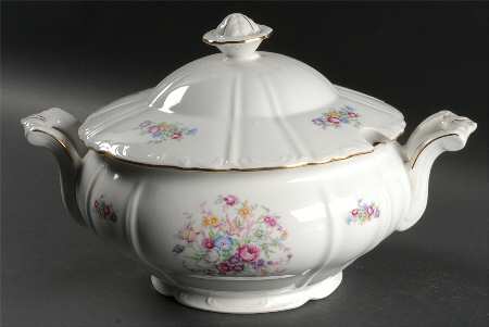 Bouquet (Small Floral, Scroll Edge) Tureen &  Lid